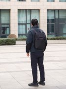 由于顶部的空间预留得够多