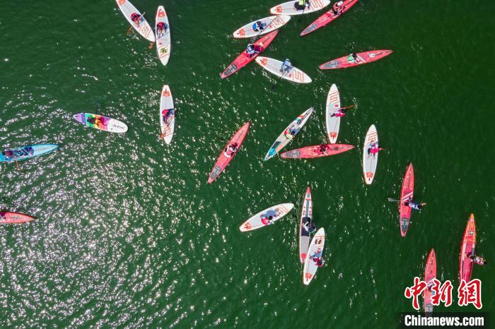 2024年中国桨板超级联赛汉中站揭幕：以水上竞技