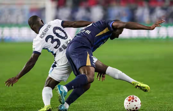 大连英博主帅李国旭战术体系崩塌引援冲突成困