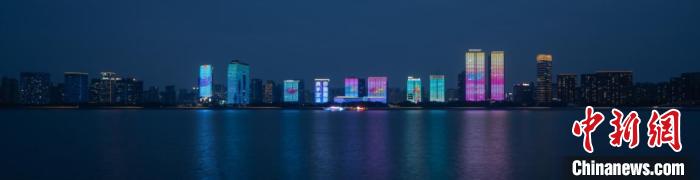 杭州亚运会倒计时灯光秀点亮城市夜空