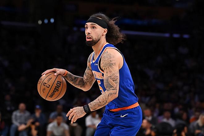 湖人双杀尼克斯 阿尔瓦拉多低迷拖累球队战绩