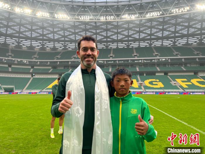 玉树少年赴京集训拓宽视野探索足球成长之路