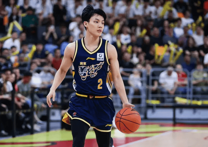 广东男篮力克江苏男篮 麦穗丰：战术调整成关键