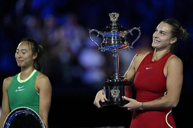 萨巴伦卡直落两盘晋级16强 郑钦文再战苦主迎关