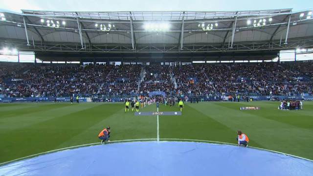 诺丁汉森林3-0完胜热刺，阿沃尼伊双响助球队锁