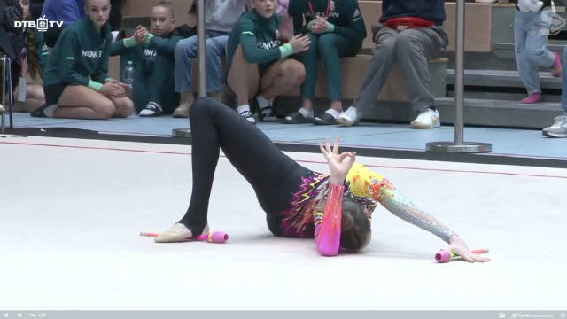 诺丁汉森林3-0完胜热刺，阿沃尼伊双响助球队锁