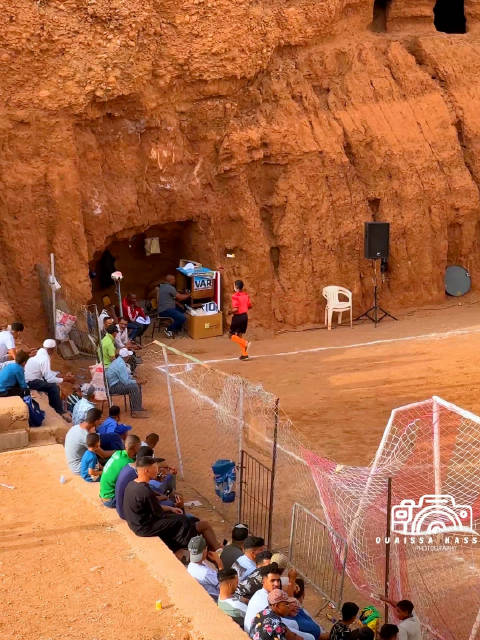 诺丁汉森林3-0完胜热刺，阿沃尼伊双响助球队锁