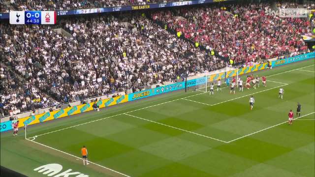 诺丁汉森林3-0完胜热刺，阿沃尼伊双响助球队锁